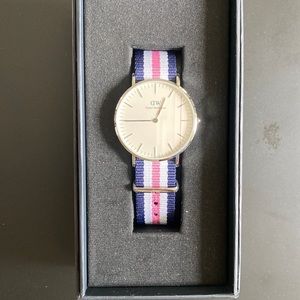 NWT Daniel Wellington watch with blue pink and white band